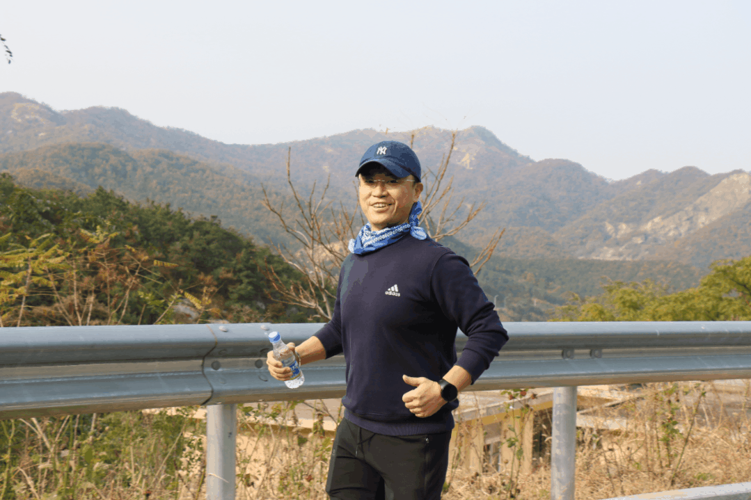 攜手前行共賞金秋 腳踏實(shí)地齊心逐夢(mèng)(圖6)